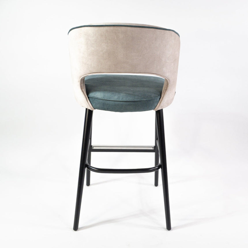 Taburete de bar para restaurante SIGMA II: comodidad profesional y diseño moderno