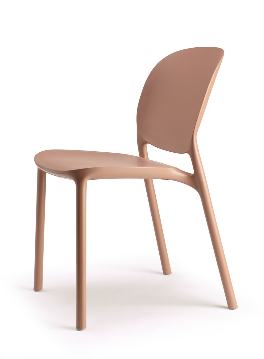 Silla de exterior Hug I. - en diferentes colores