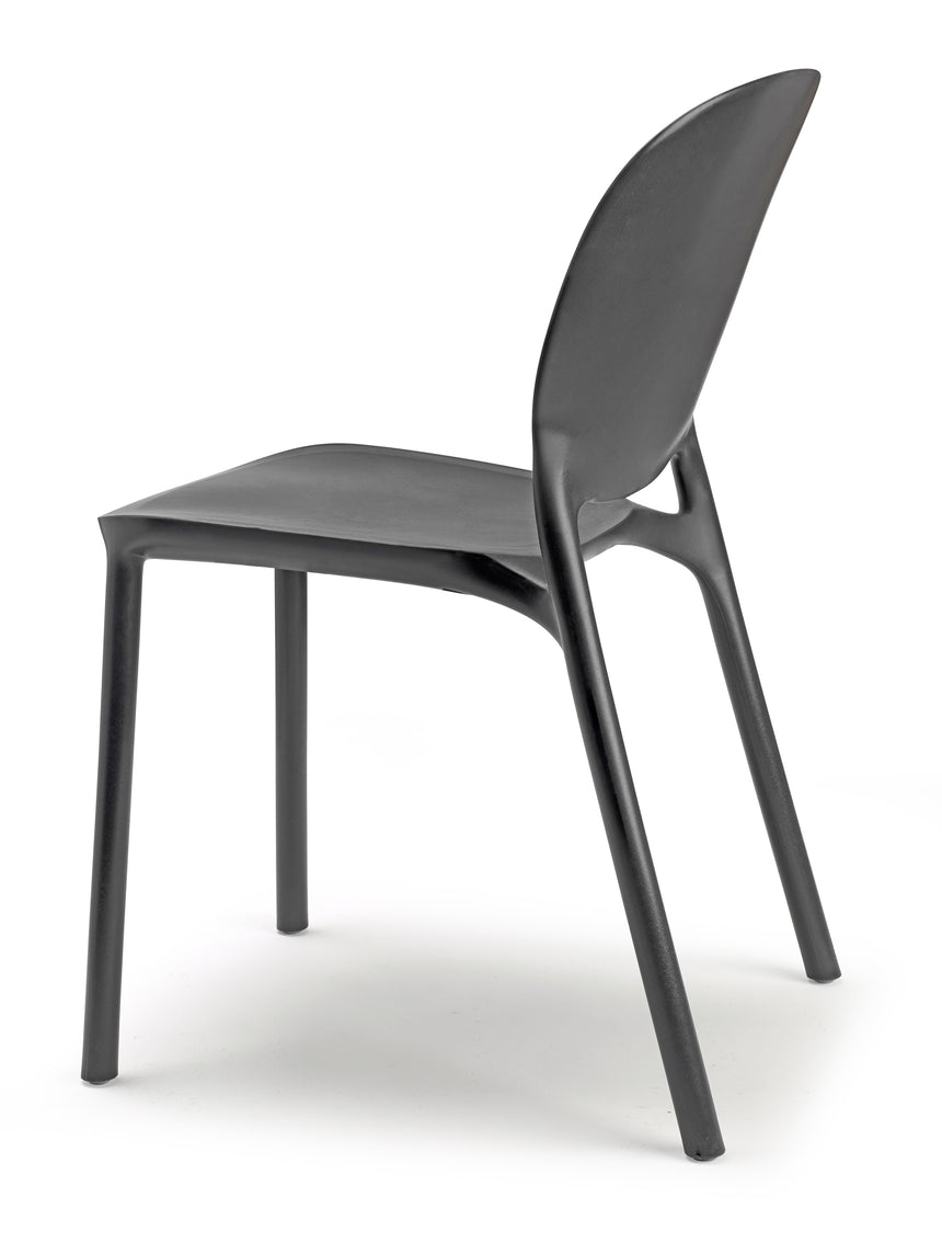 Silla de exterior Hug I. - en diferentes colores