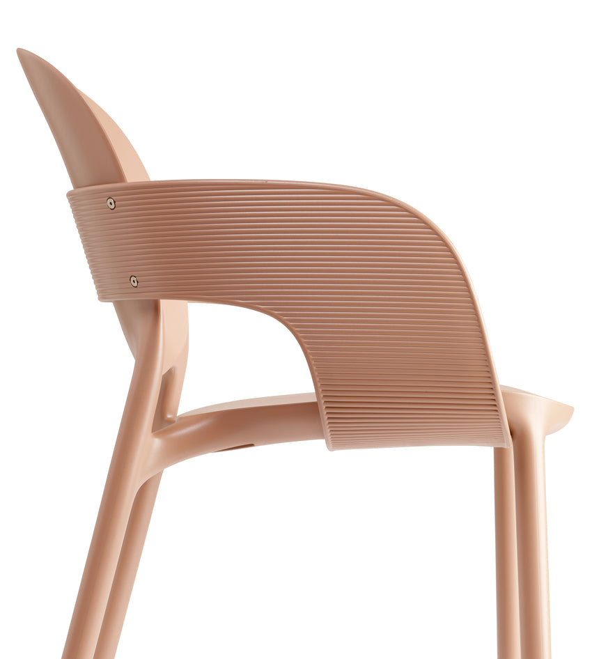 Silla de exterior Hug II. - en diferentes colores