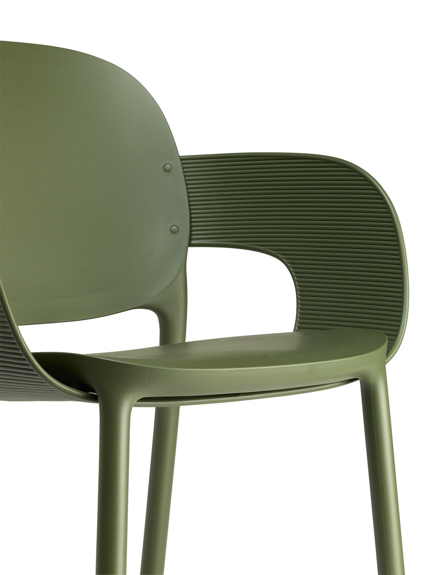 Silla de exterior Hug II. - en diferentes colores