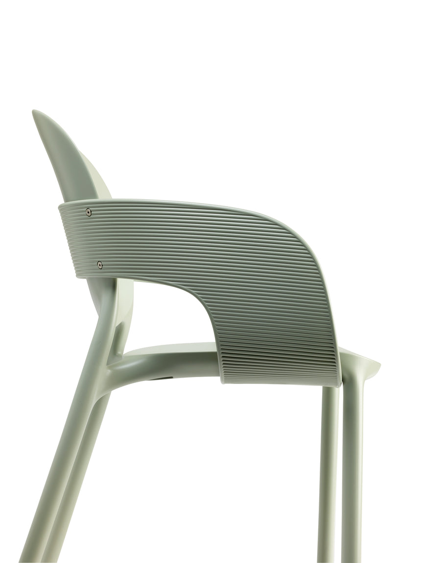 Silla de exterior Hug II. - en diferentes colores