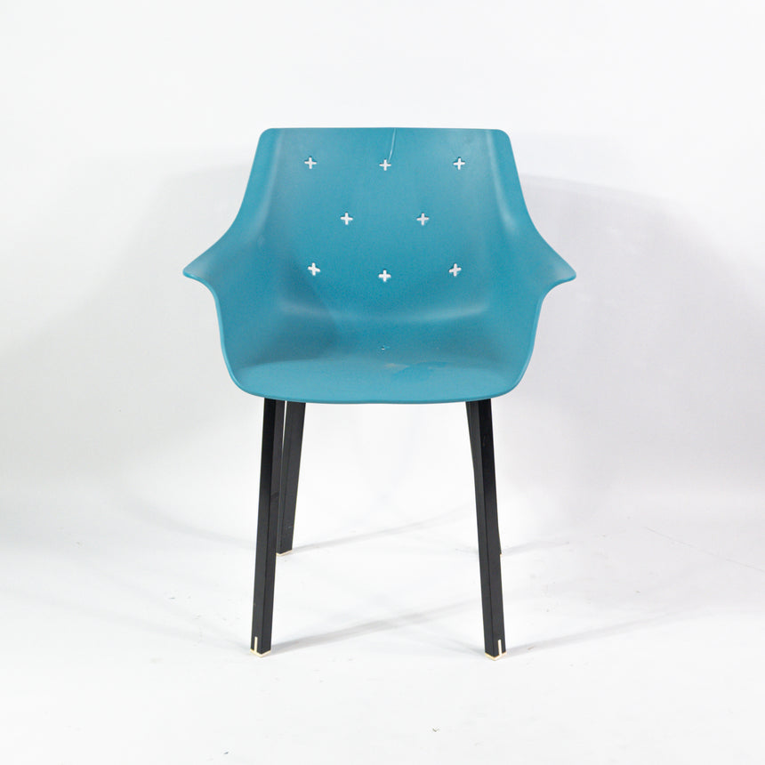 Silla de plástico OT More con patas de metal