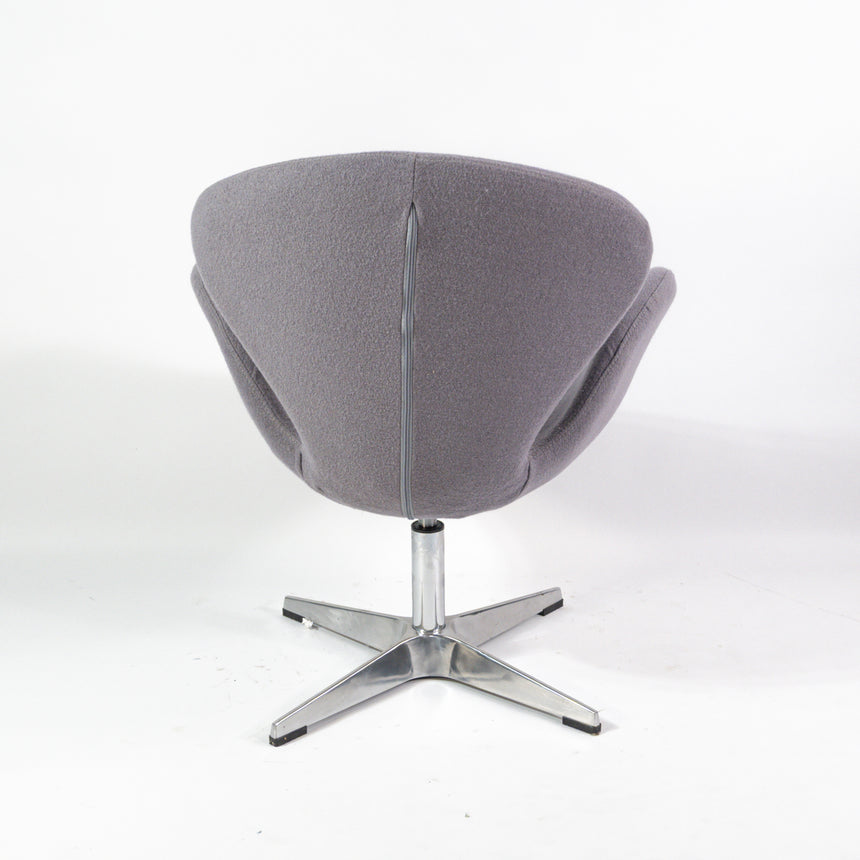 Sillón KH Andora con base giratoria de metal en color gris