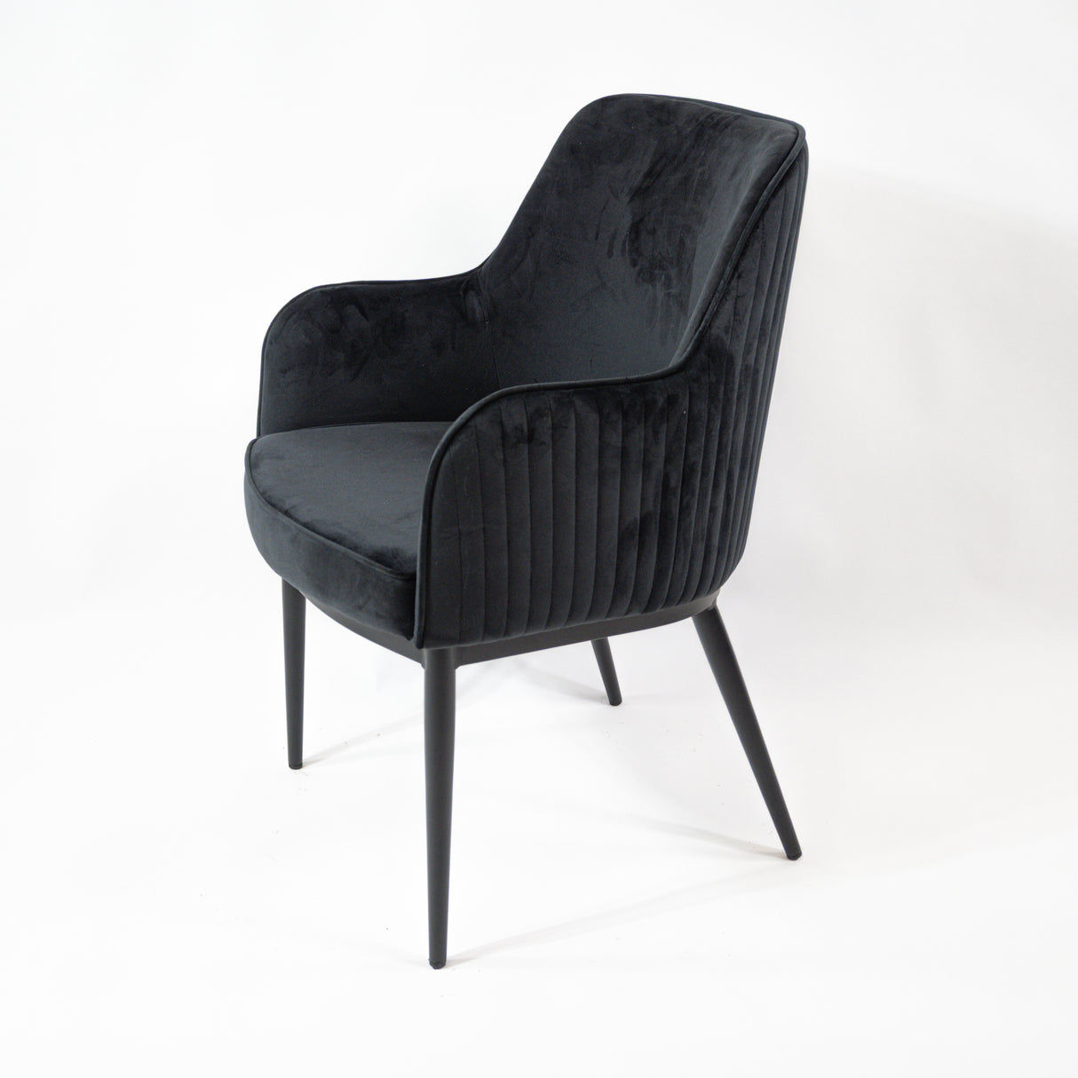 Silla de comedor premium KL Nolan en negro, edición limitada