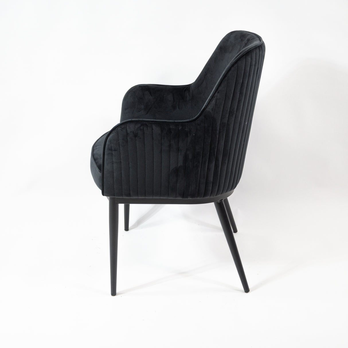 Silla de comedor premium KL Nolan en negro, edición limitada