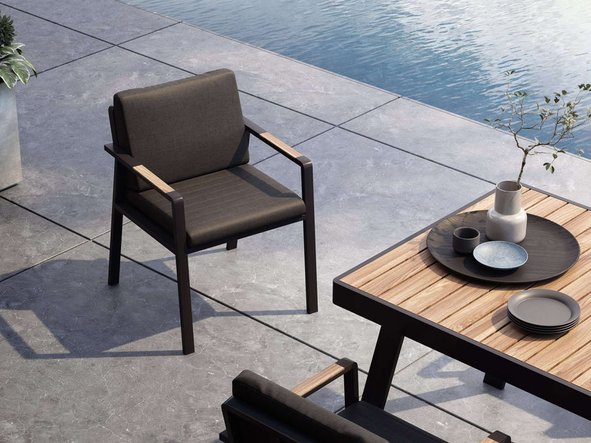 Higold Nofi - 8 személyes kerti étkezőszett fekete színben