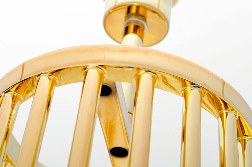 Lámpara de pie Holmes Straight dorada con pantalla negra – metal