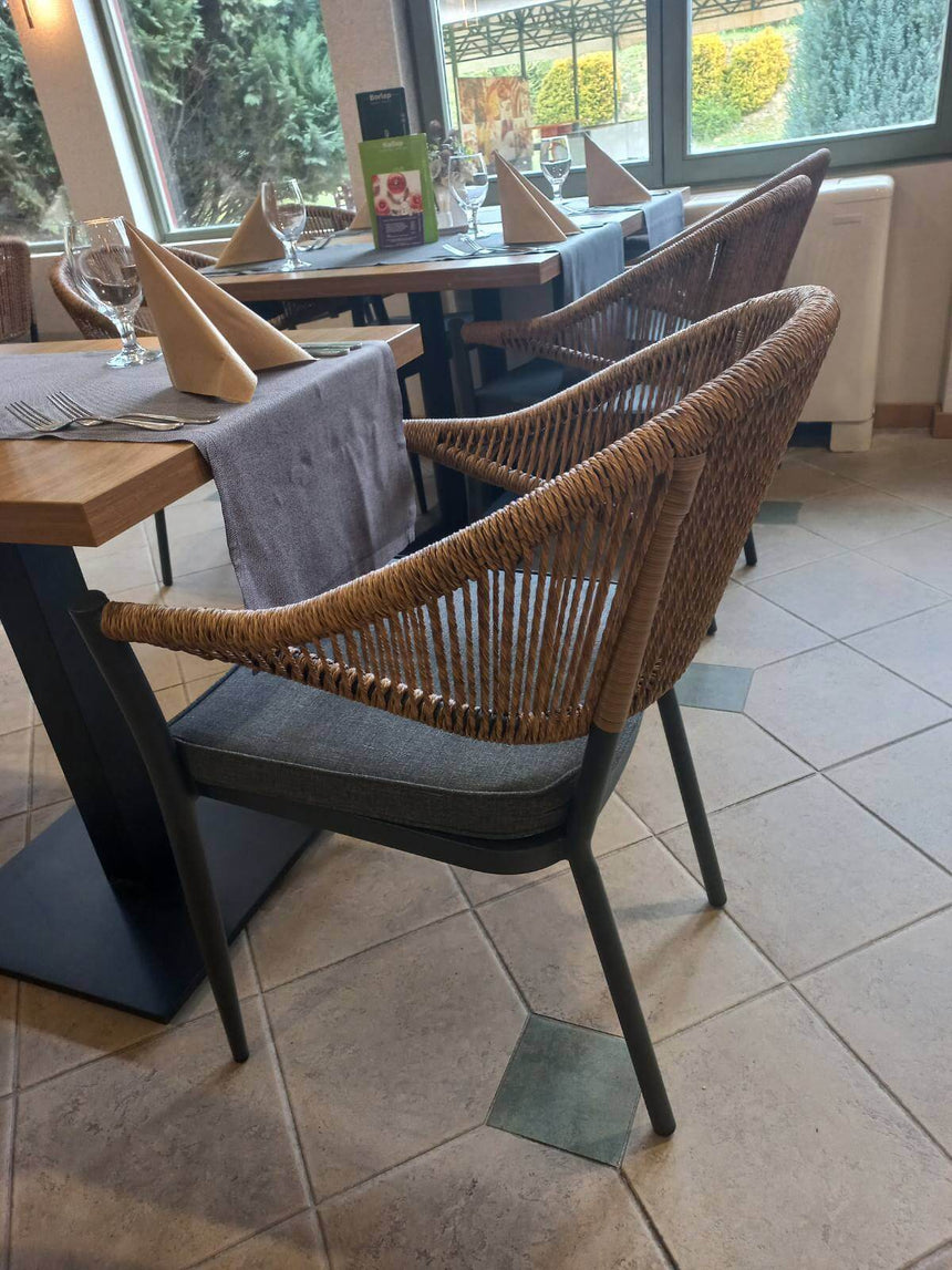 Lion kültéri szék, natúr színben