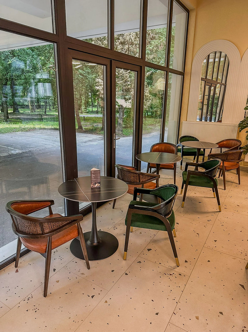 Silla de restaurante Wind, con tapizado y tinte opcionales