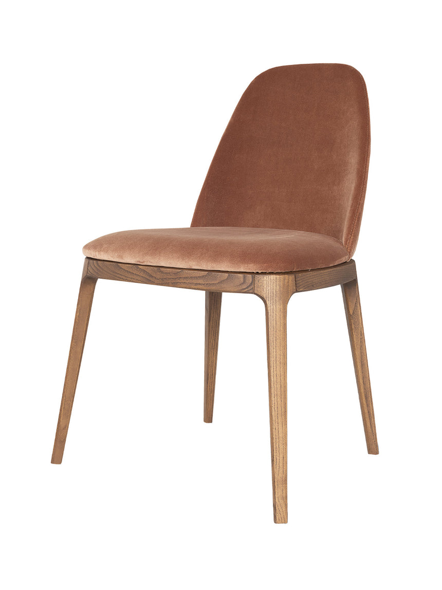 Silla Nora, disponible en varios colores.