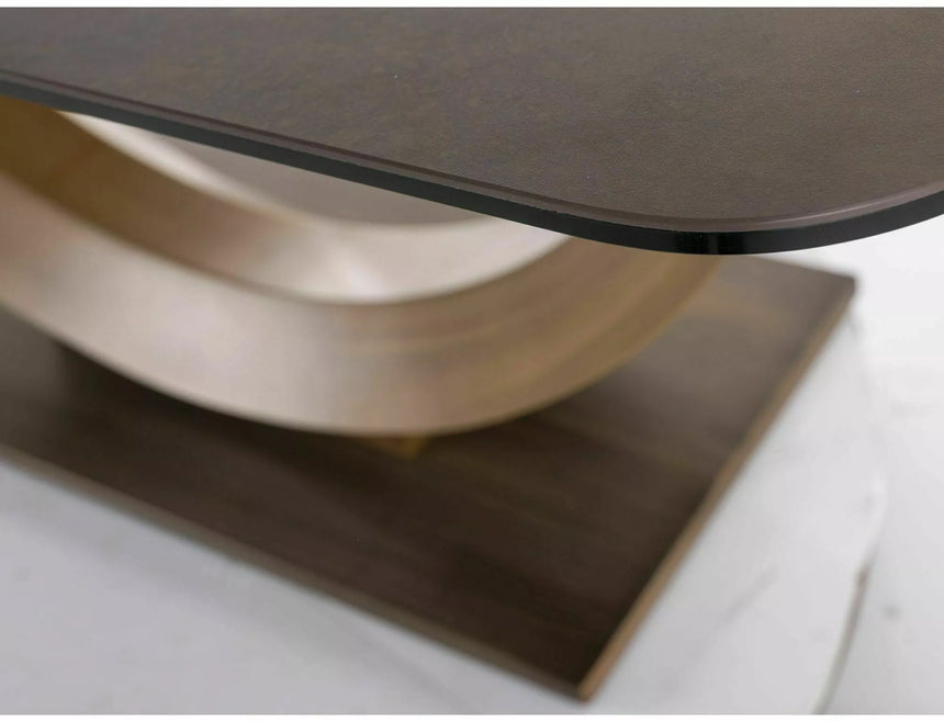 Mesa de comedor Ossido Bruno de Wilson Ceramics