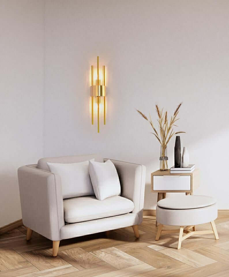 82. Lámpara de pared Amanda dorada