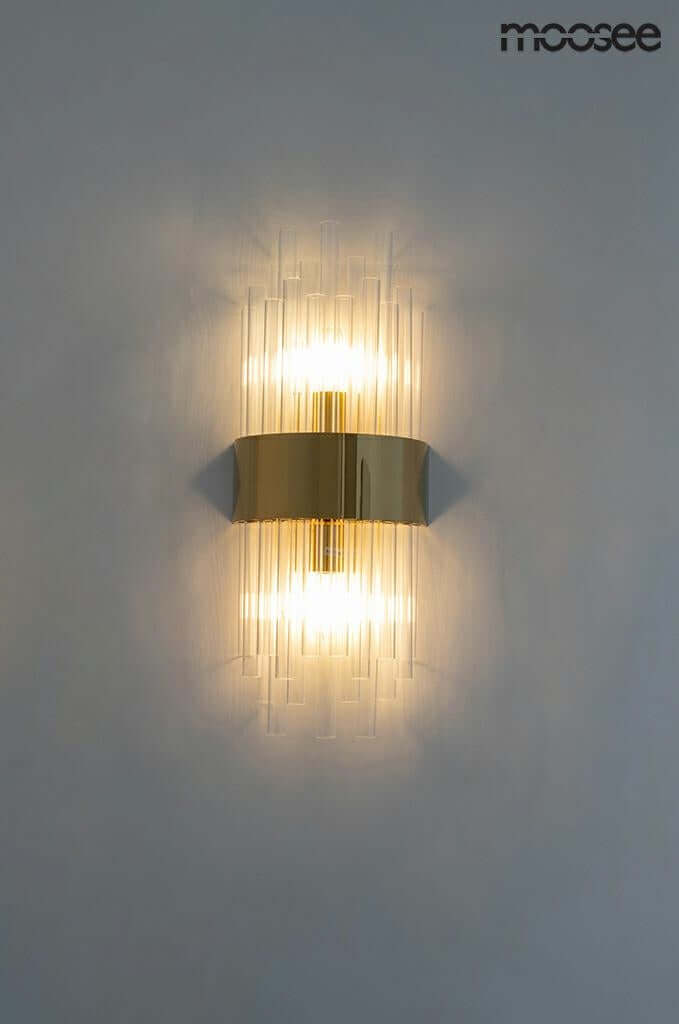 8. Lámpara de pared Portofino dorada