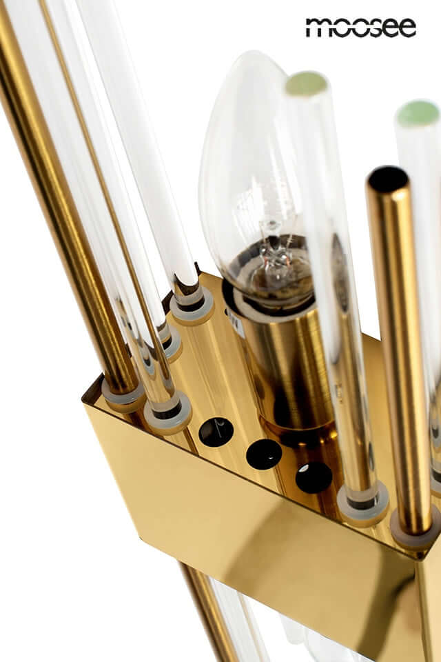 Lámpara de pared inclinada dorada