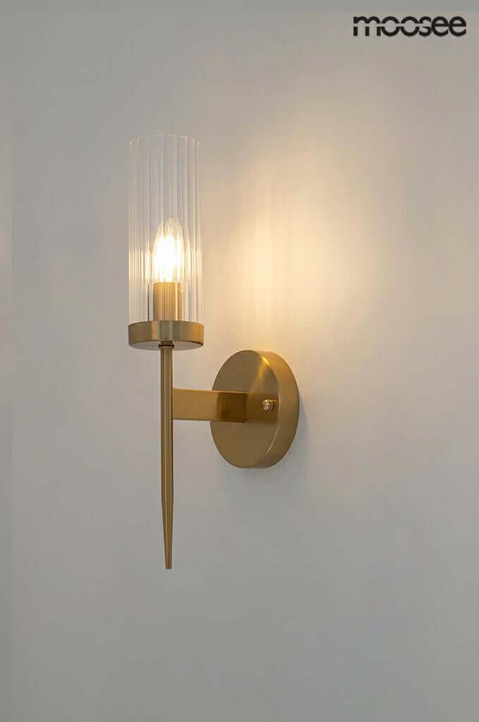 5. Lámpara de pared antorcha dorada