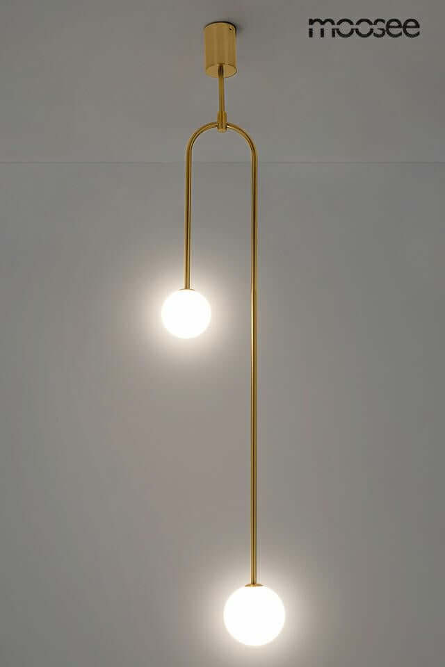 76. Lámpara colgante baja dorada