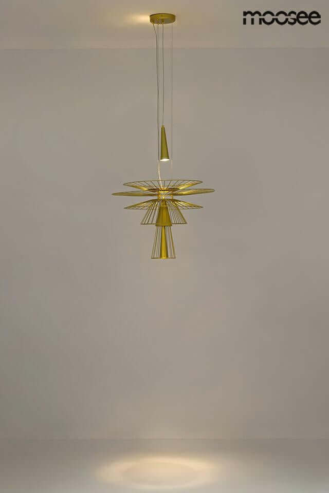 Lámpara colgante Sesto dorada